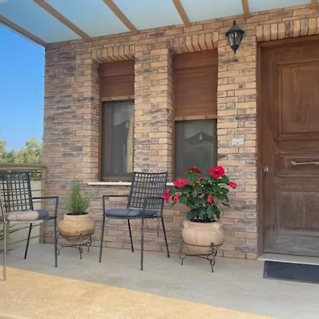 Adelais App Tsoukaládhes